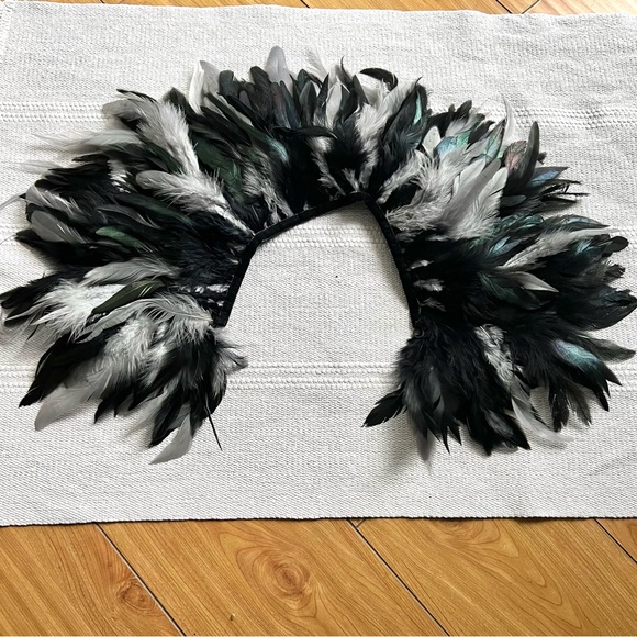 Zara Black and Gray Feathered Necklace Accessory - Picture 8 of 8